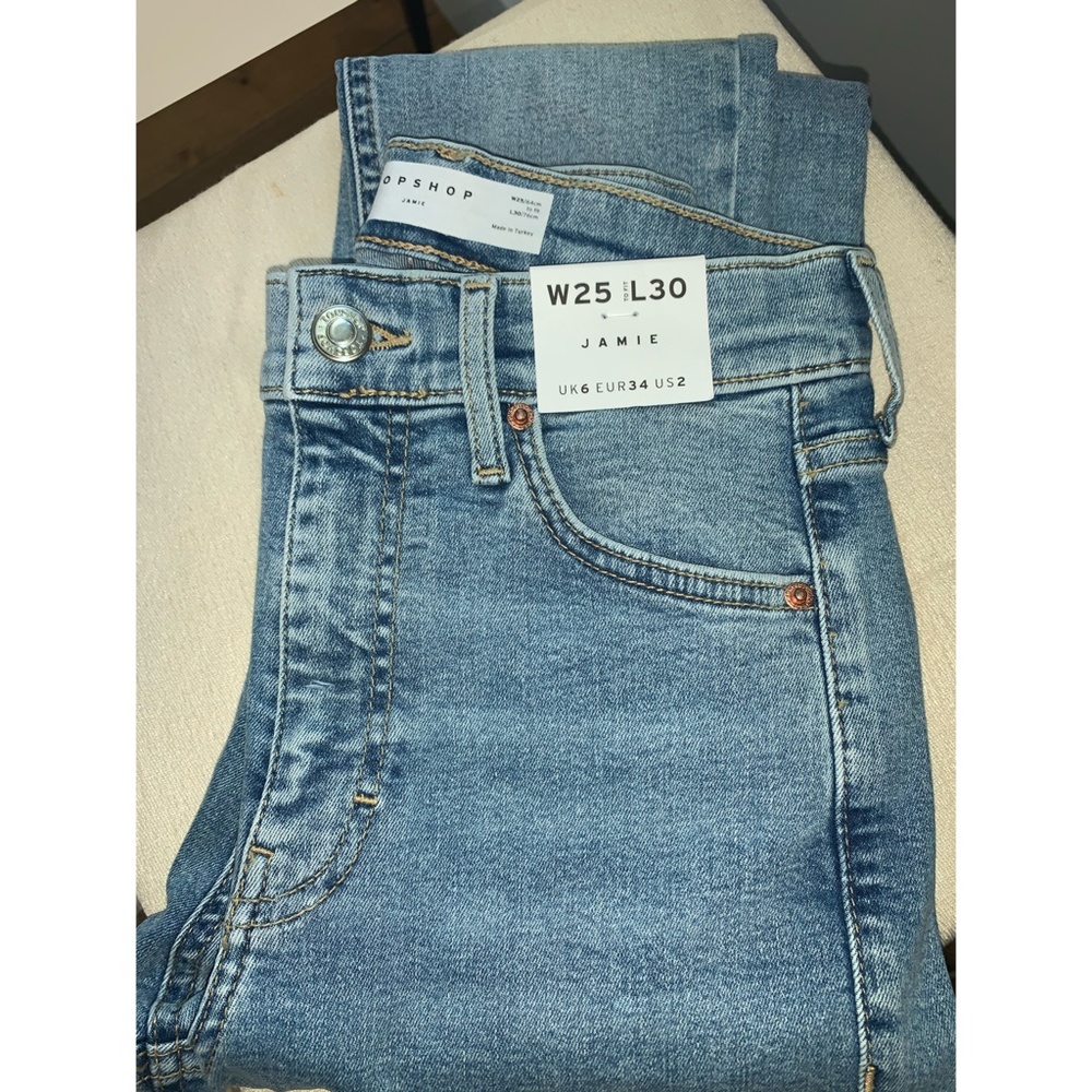 NWT*TOPSHOP BLEACH RIPPED BACK POCKET JEANS SZ 25